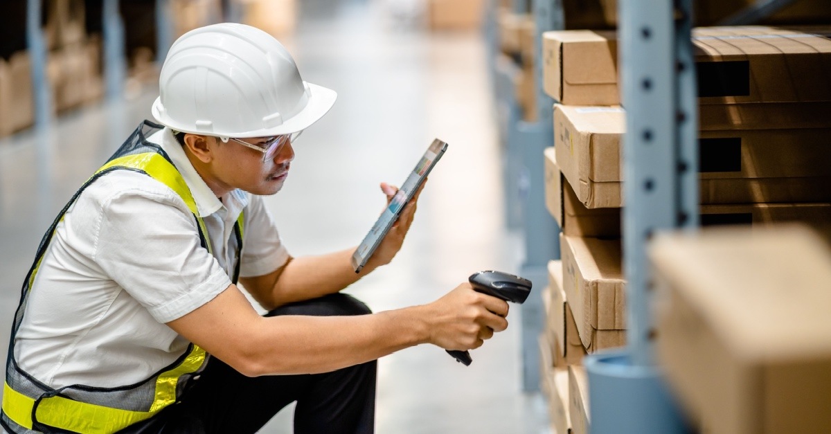 Top 11 Warehouse Inventory Management Tips for 2026